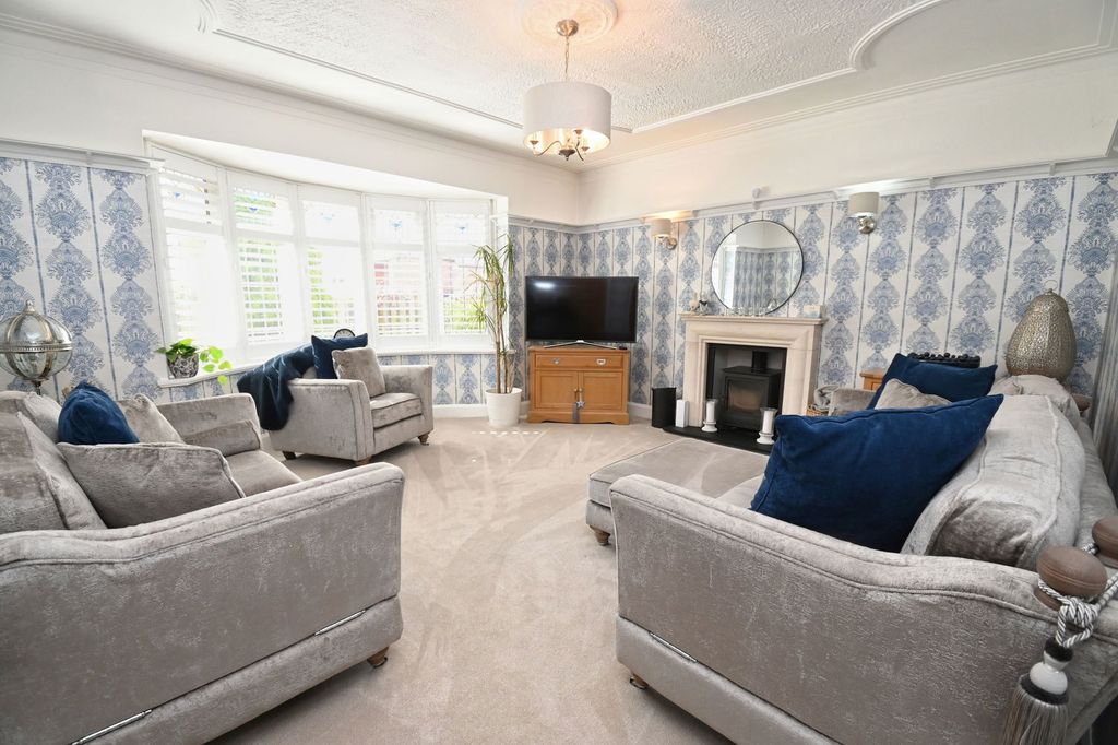 Property photo 2 of 26