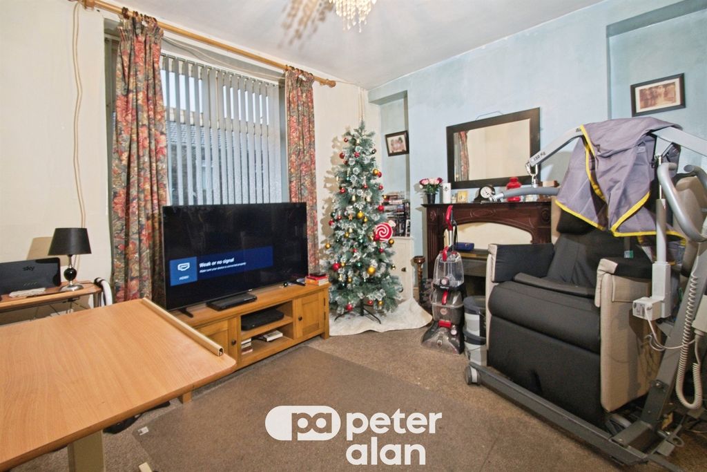 Property photo 2 of 12