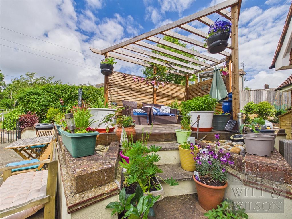 Property photo 2 of 22