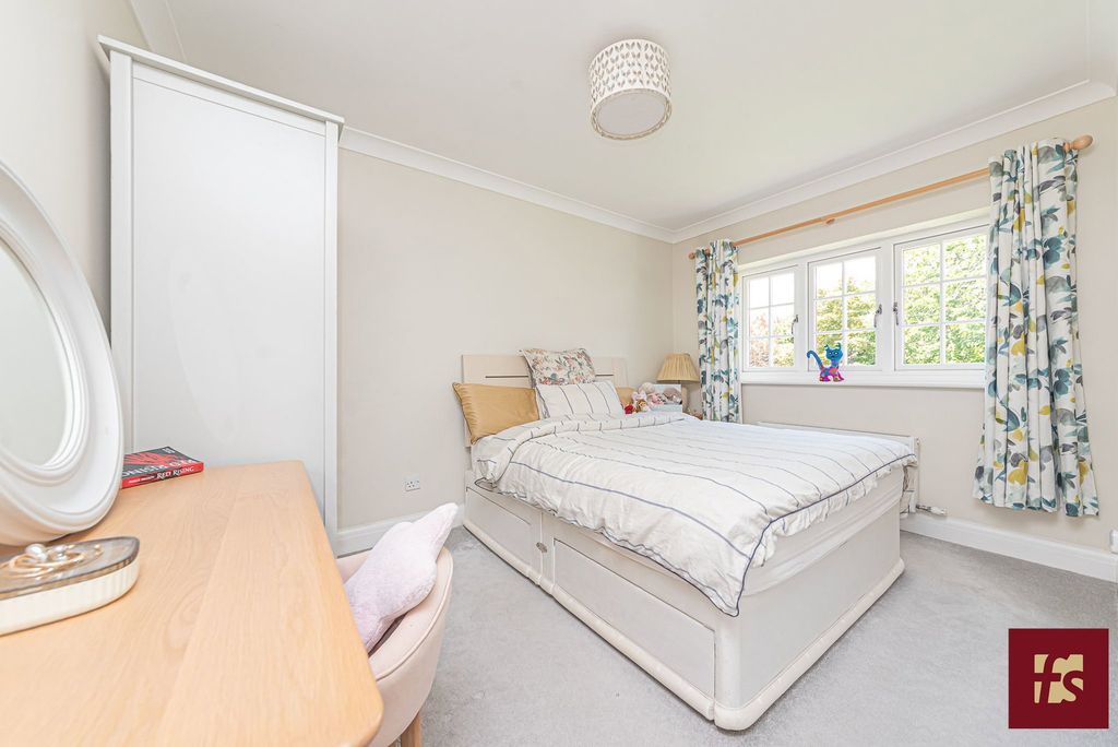 Additional image 24 of 5 bed detached house for saleTalisman Close, Crowthorne, Berkshire RG45