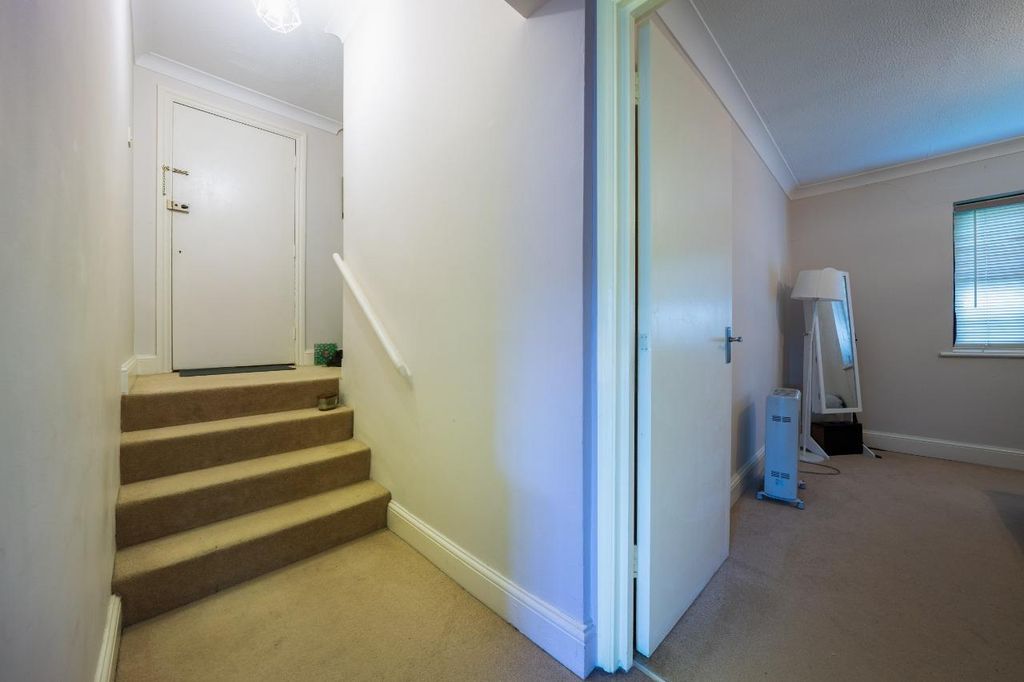 Property photo 2 of 10 10 Rodings Court_22.Jpeg