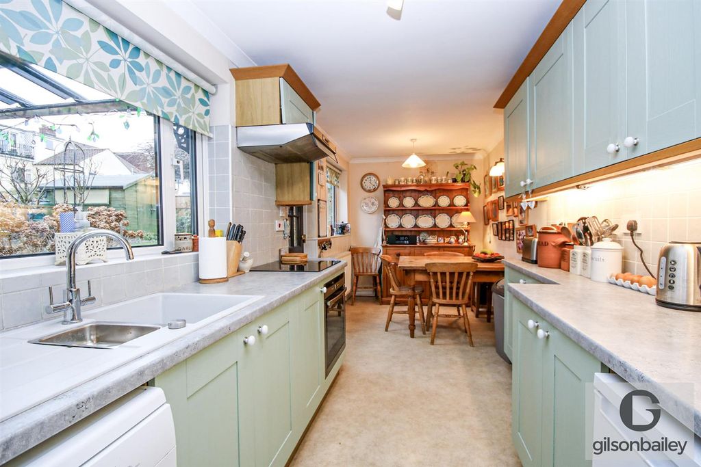 Property photo 3 of 35 21-Img_2504.Jpg