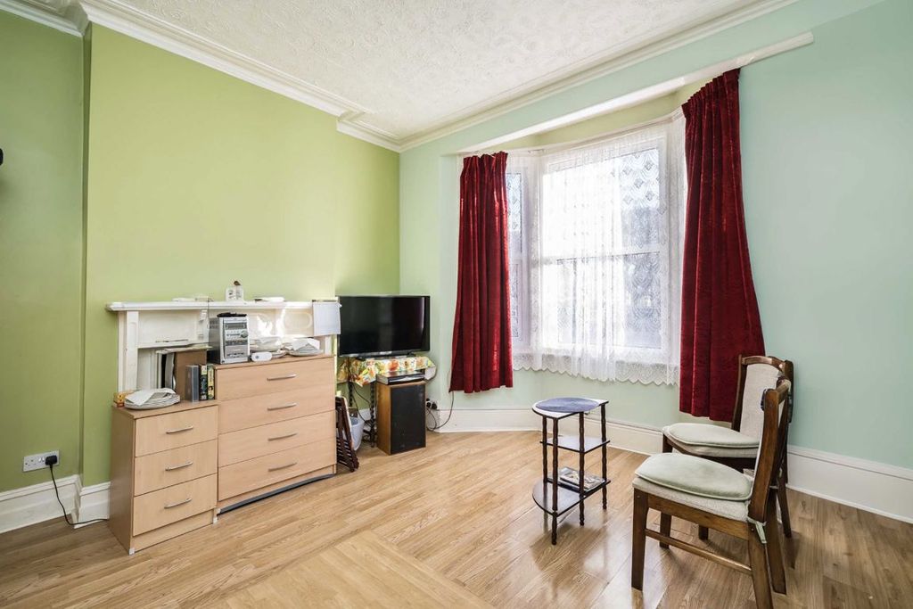 Property photo 2 of 5