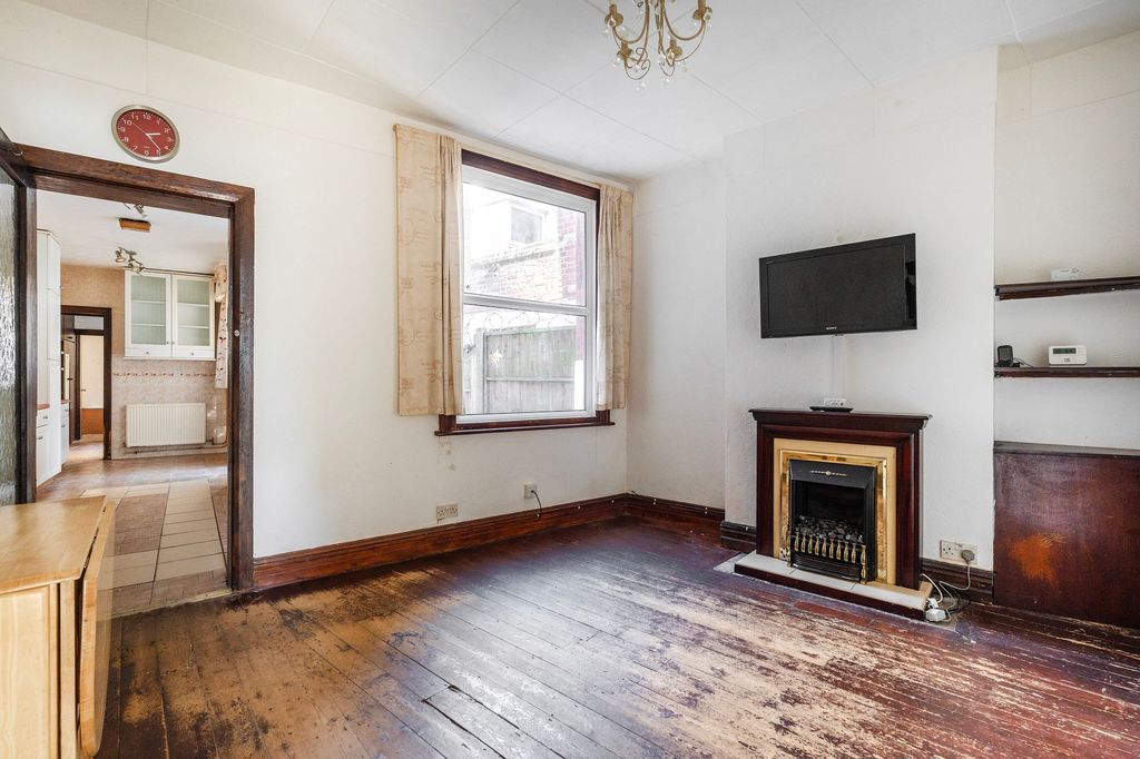 Property photo 3 of 15