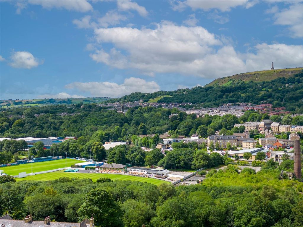 Property photo 3 of 26 Surrounding Area