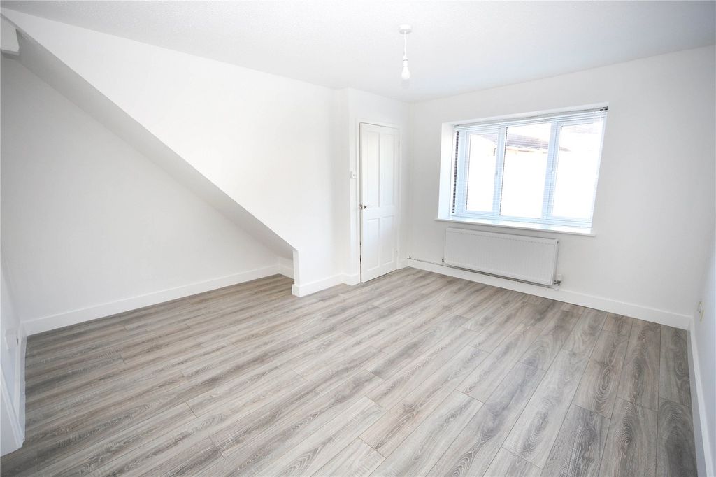 Property photo 3 of 17 Picture No. 01