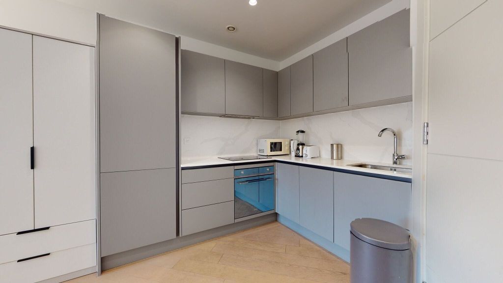 Property photo 2 of 14 Kitchen