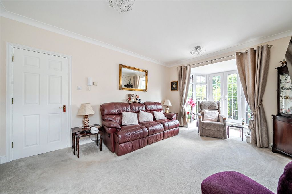 Property photo 2 of 16 Picture No. 15