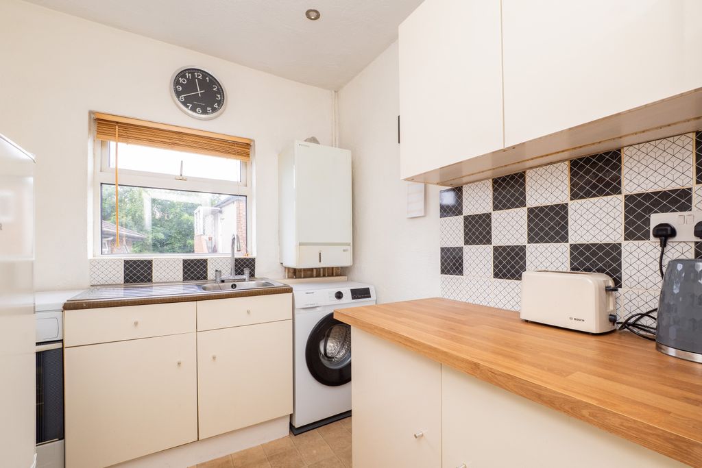 Property photo 3 of 15 Kitchen