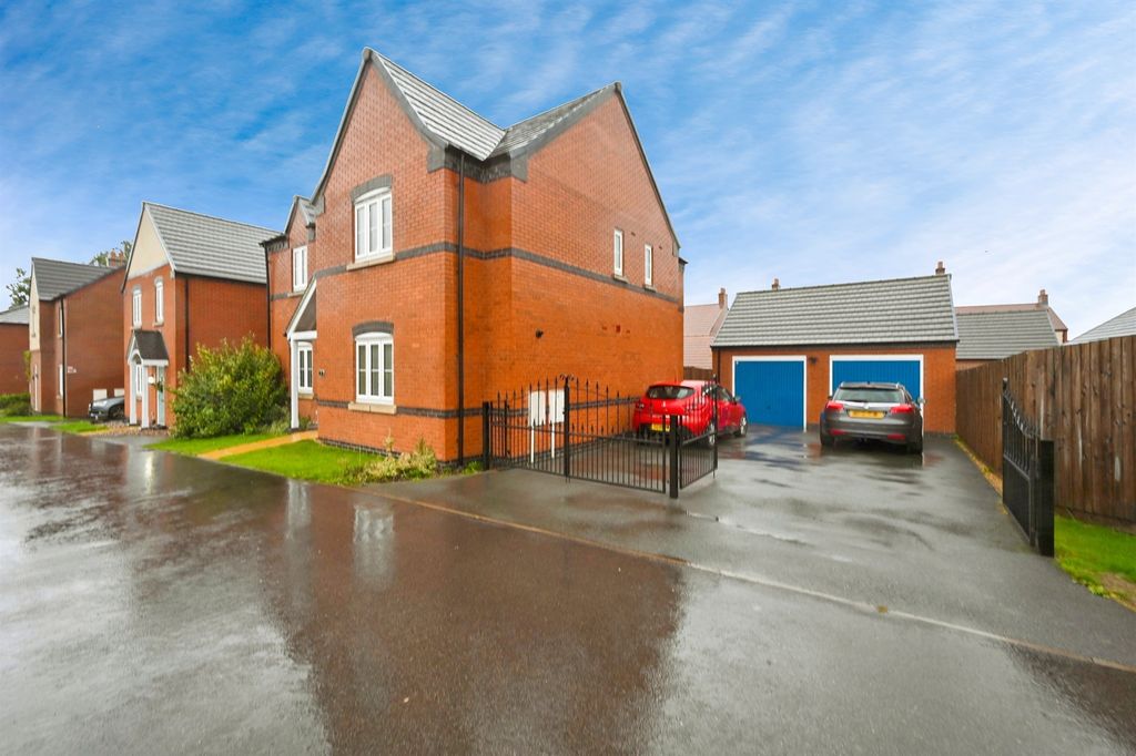 Property photo 2 of 22