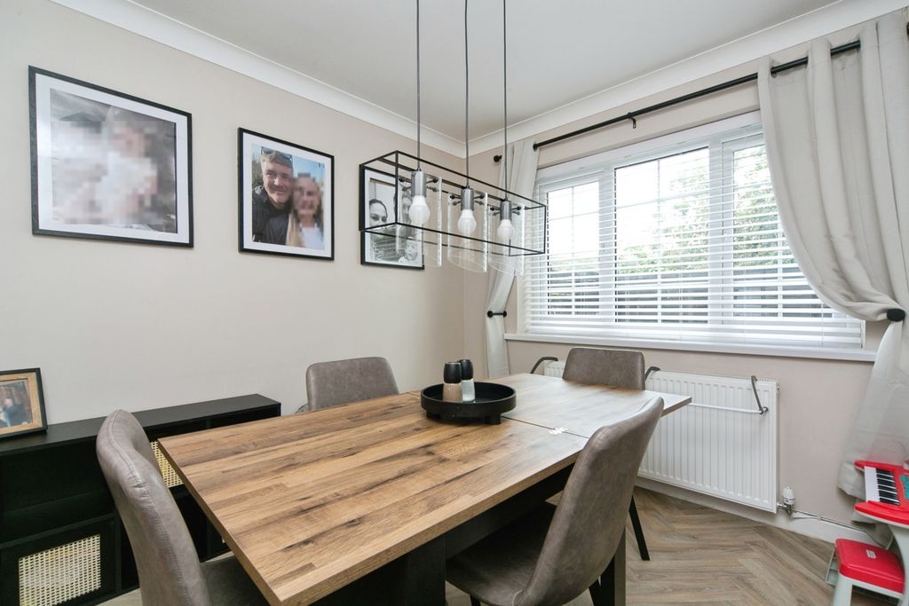 Property photo 3 of 17 Photo