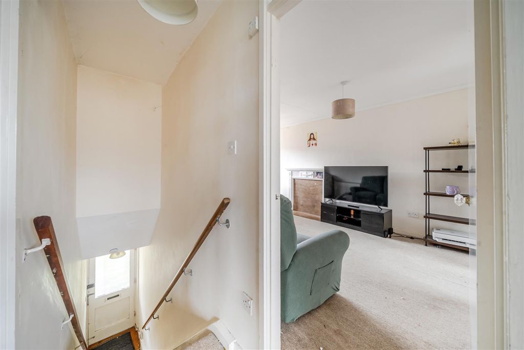 Property photo 2 of 12 1421086-17-69A025Cda0526.Jpg