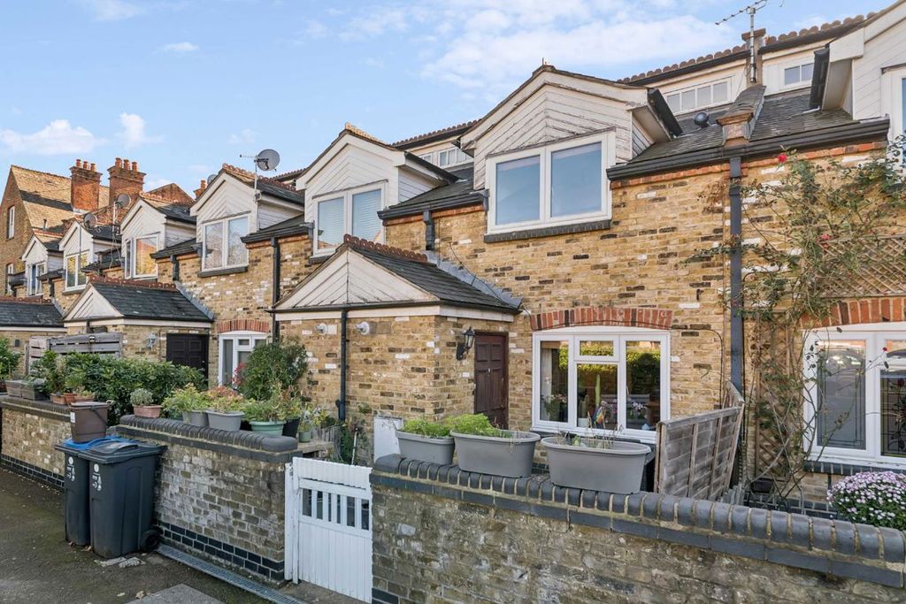 Property photo 1 of 8