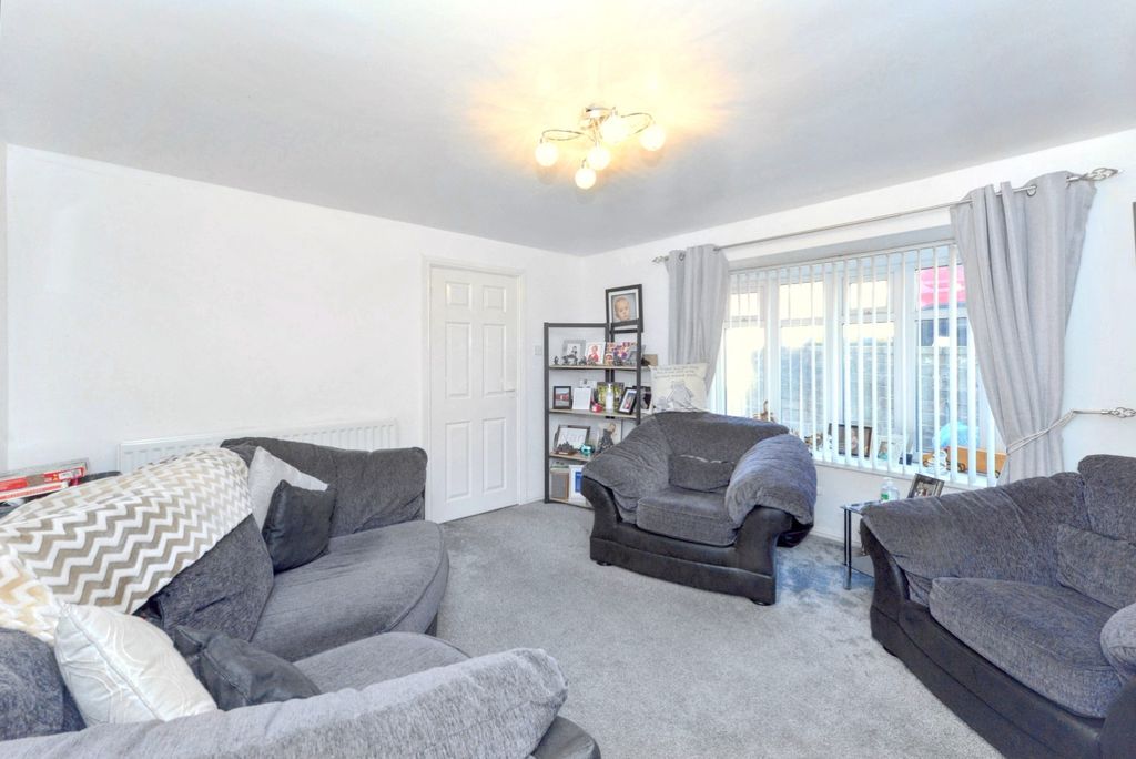 Property photo 3 of 14 3940347