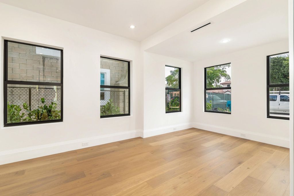 Property photo 3 of 19 <Alttext/>