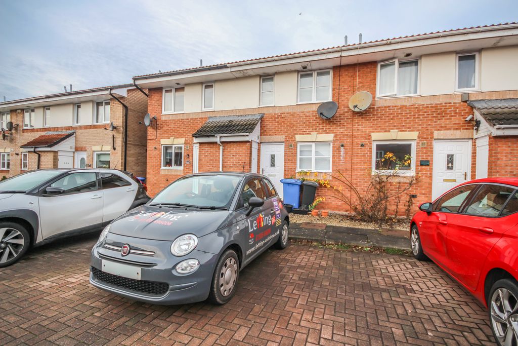 Property photo 1 of 28 170 Oldwood - Small Externals-3