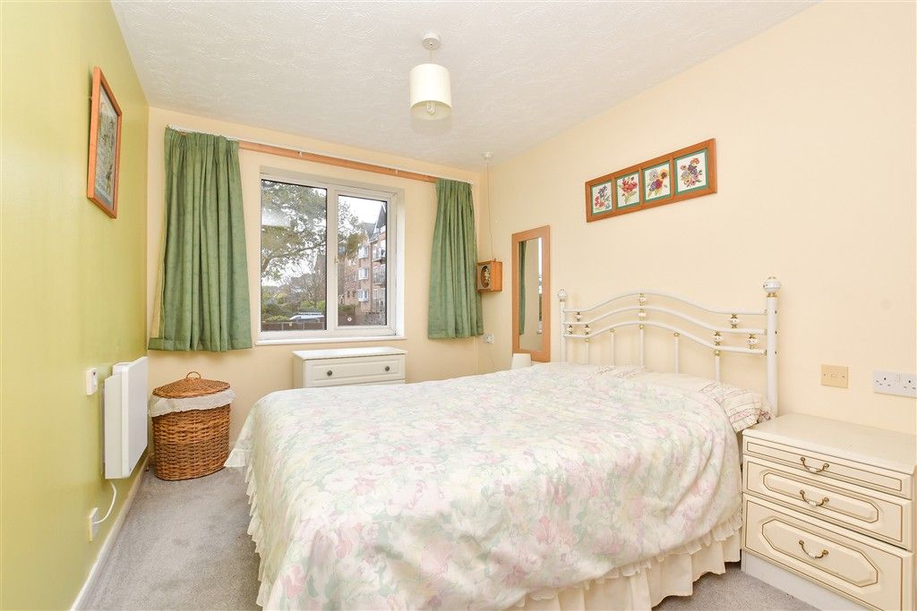 Property photo 2 of 16 Bedroom