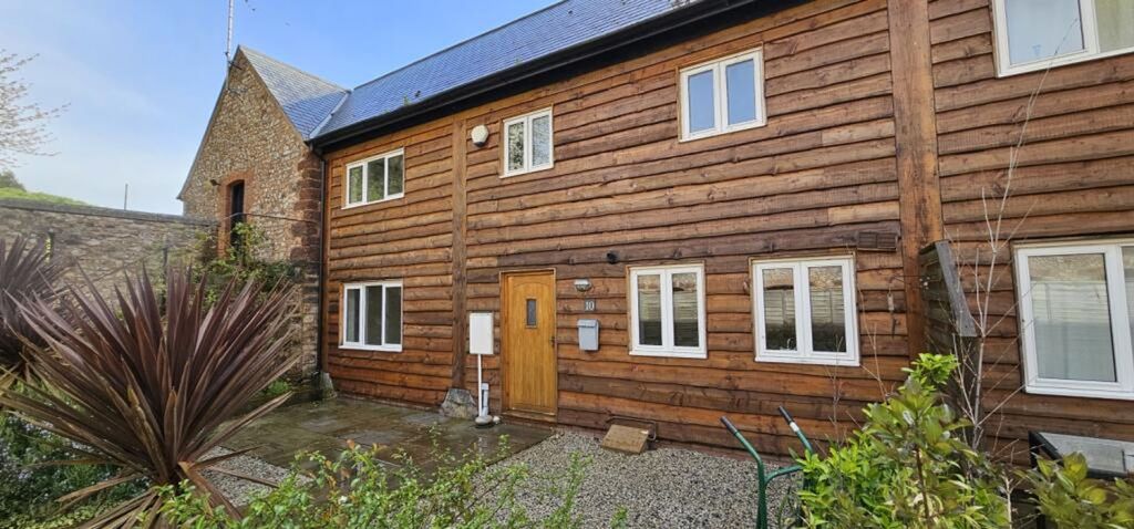 Property photo 1 of 9