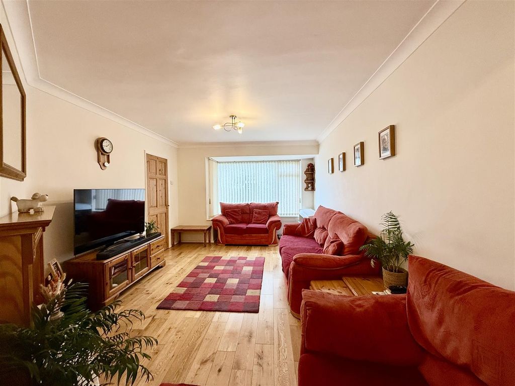 Property photo 3 of 21 3