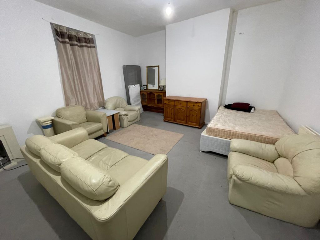 Property photo 1 of 5 One Bedroom Flat