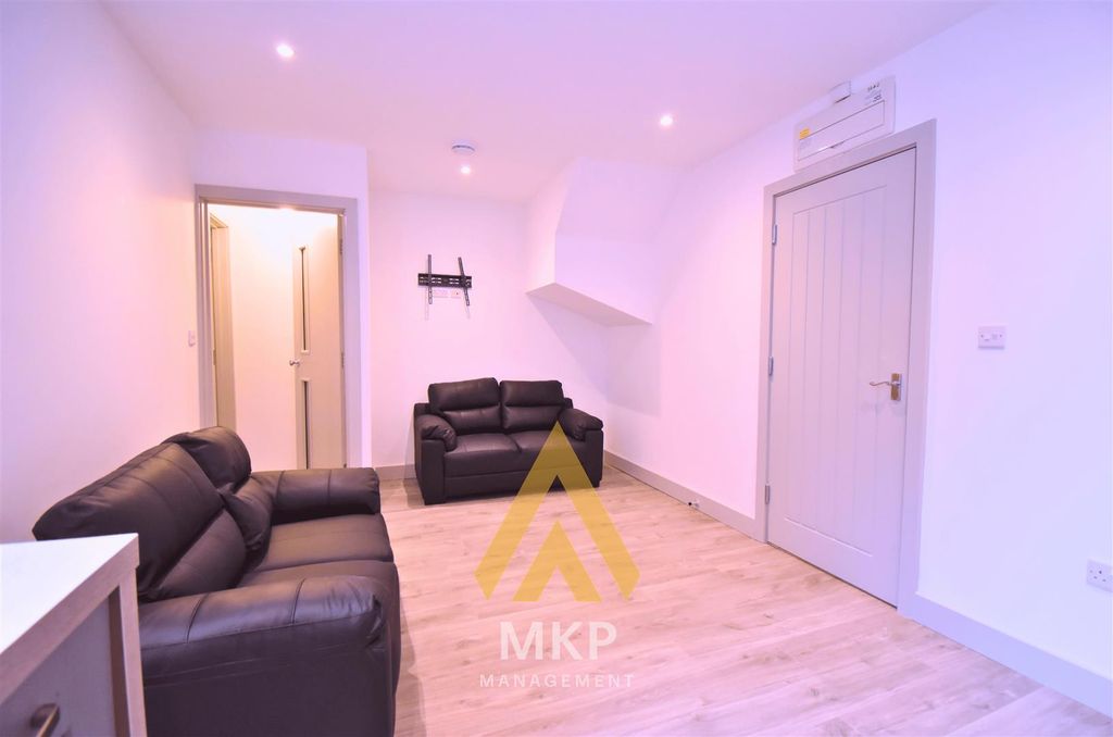 Property photo 2 of 12 2.Png