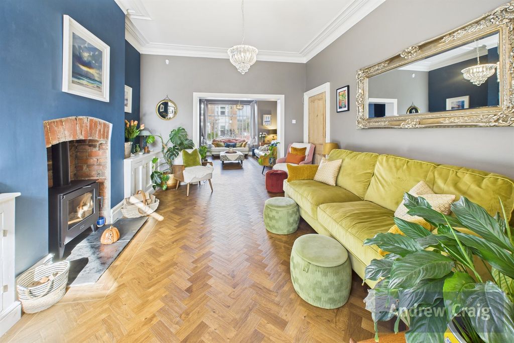 Property photo 3 of 25 Family Room Opening To Lounge