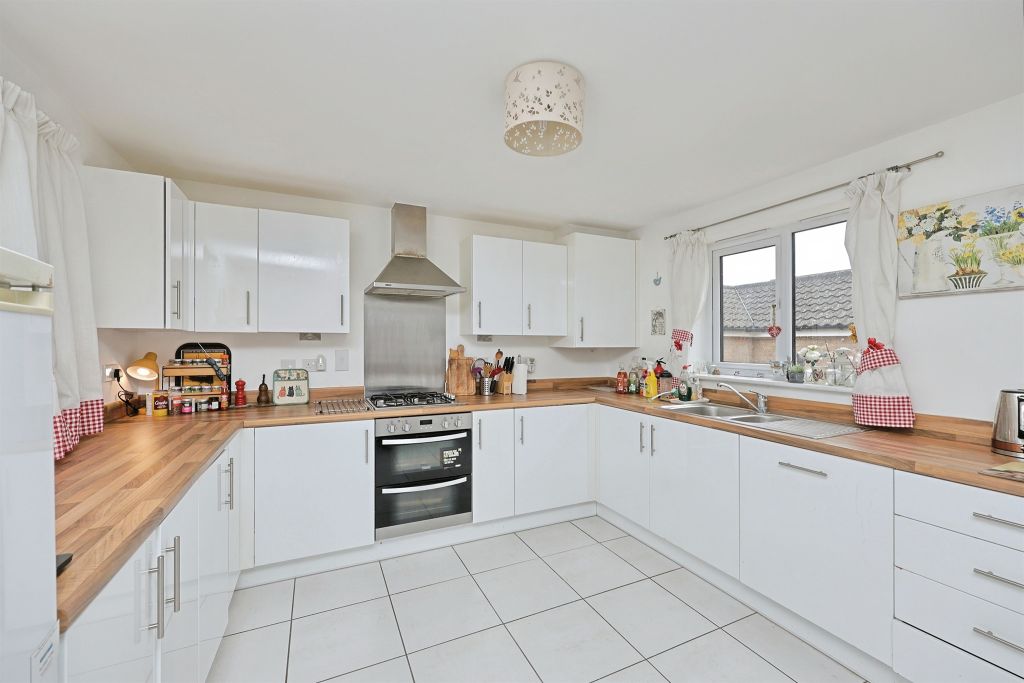 Property photo 2 of 23