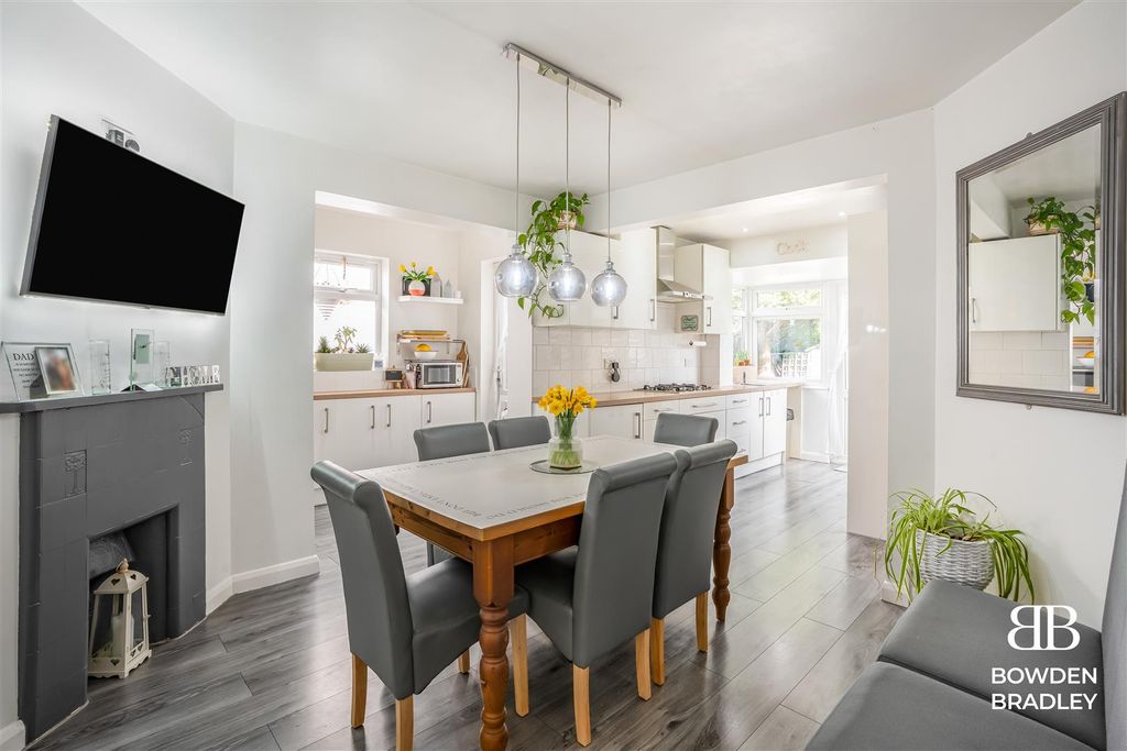 Property photo 2 of 22 Kitchen/Diner