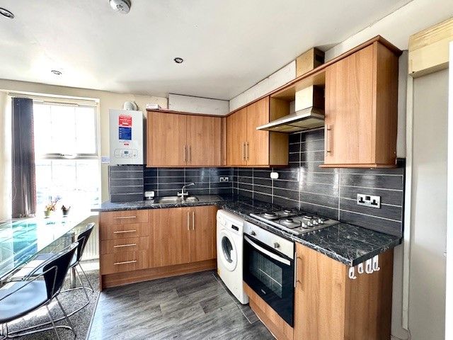 Property photo 2 of 7 Bathroom