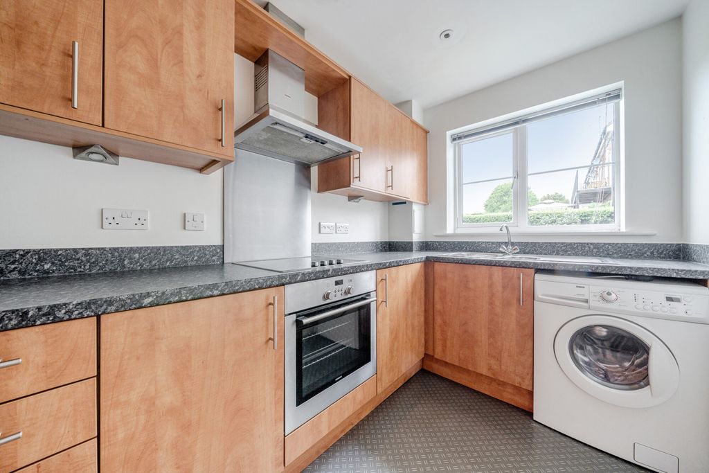 Property photo 3 of 21 Kitchen