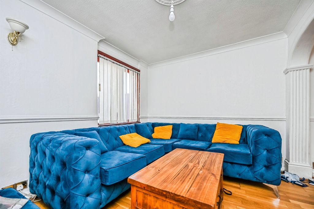 Property photo 3 of 14