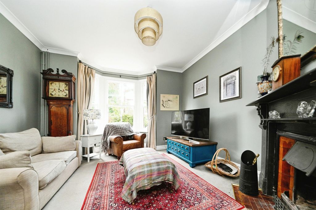 Property photo 2 of 16
