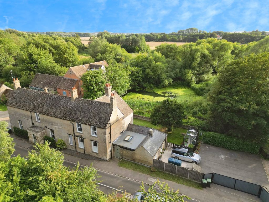 Property photo 1 of 31