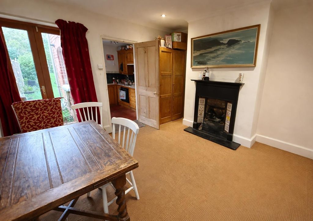 Property photo 2 of 10 Dining Room