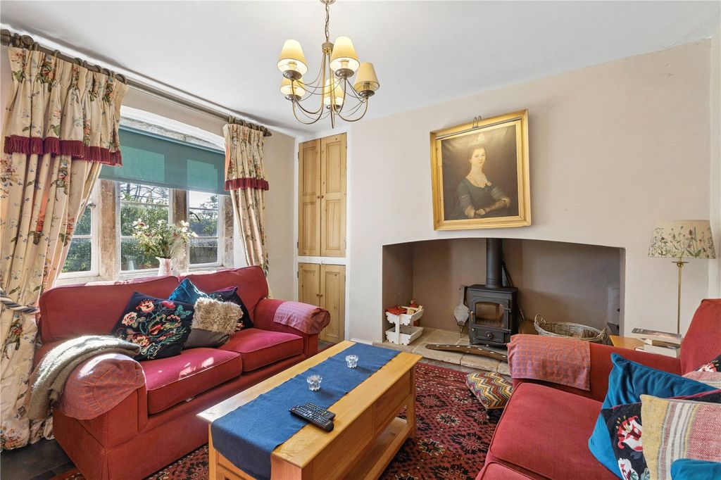 Property photo 3 of 11 Sitting Room