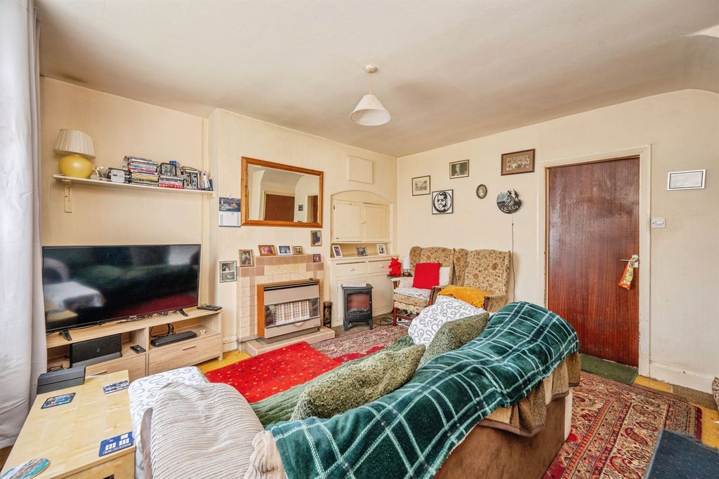 Property photo 2 of 14