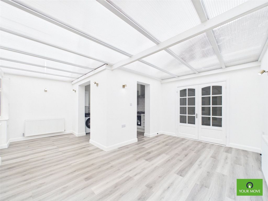 Property photo 1 of 13 Conservatory