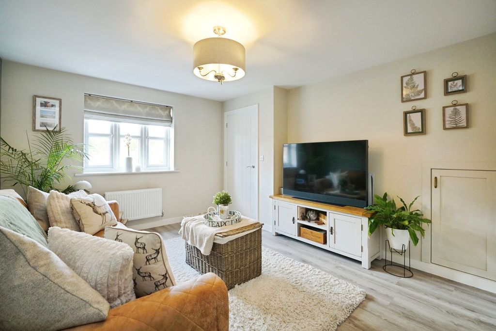 Property photo 3 of 17 Photo