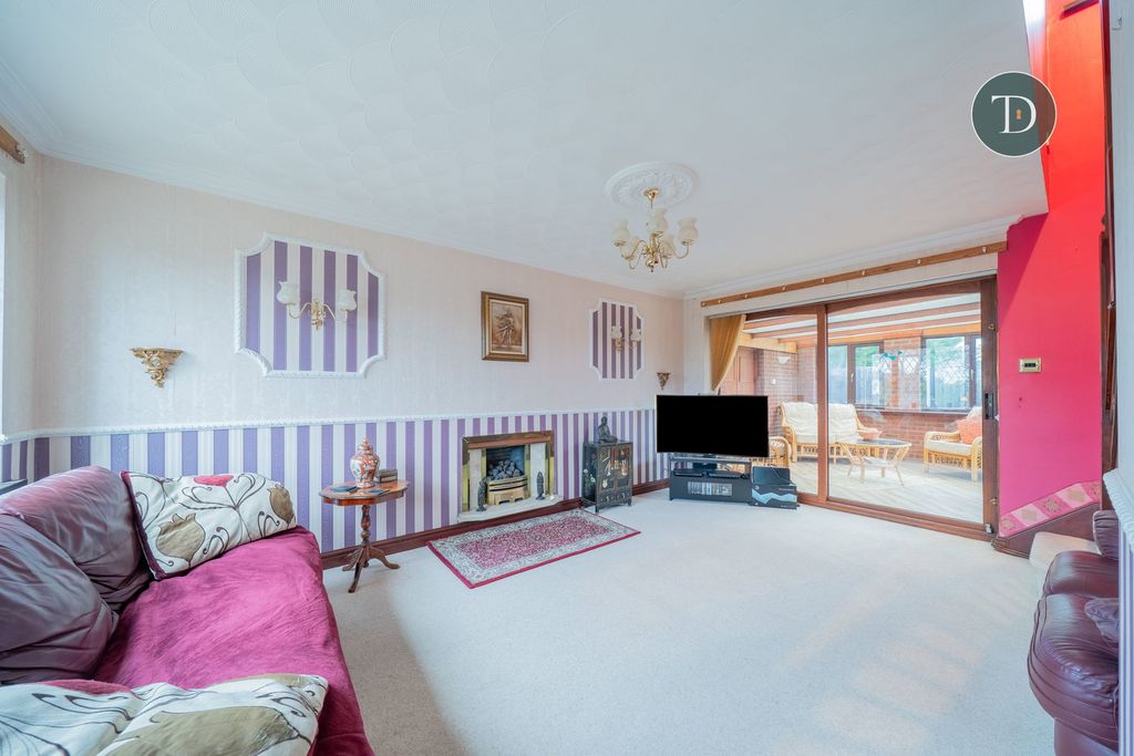 Property photo 2 of 28