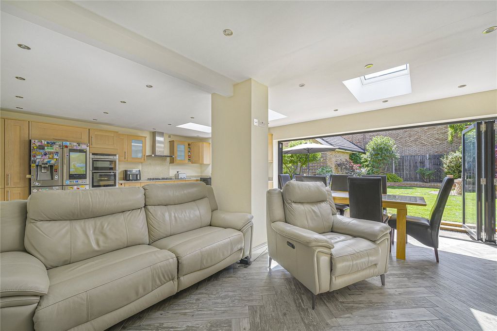Additional image 29 of 5 bed detached house for saleCortland Close, Crayford, Kent DA1