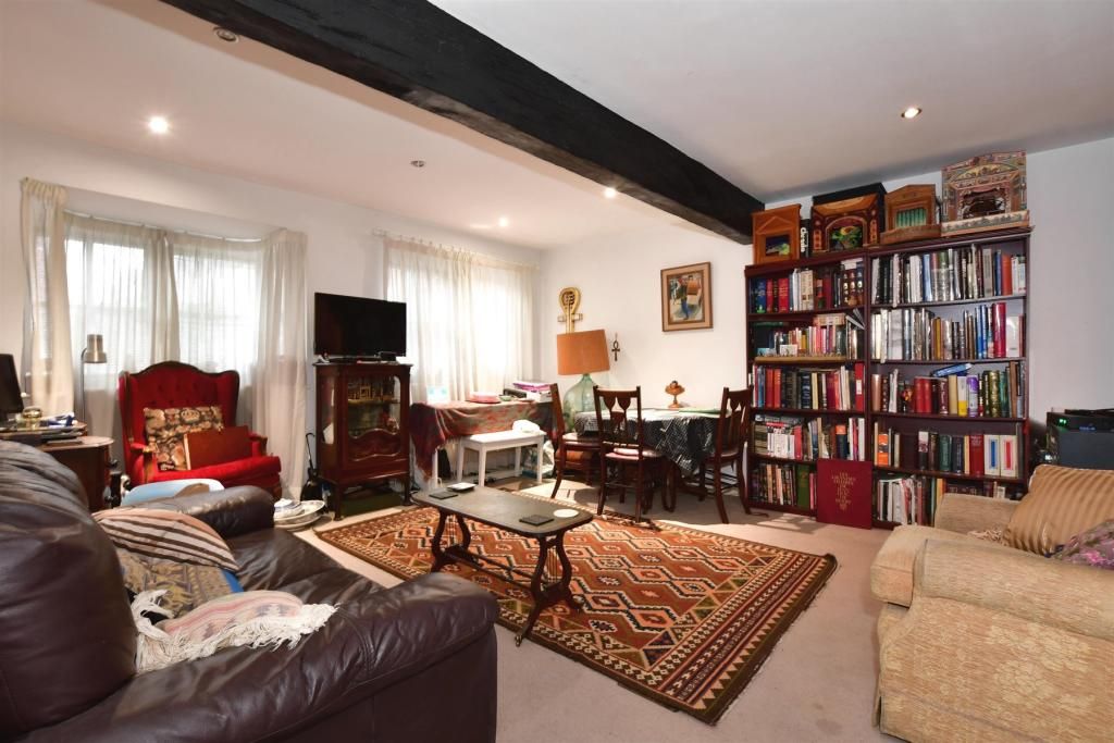 Property photo 3 of 8