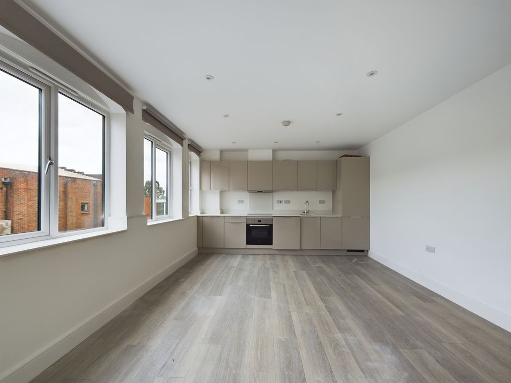 Property photo 3 of 6