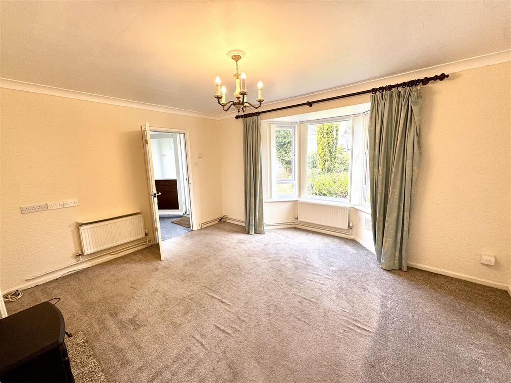 Property photo 2 of 17 Sitting Room