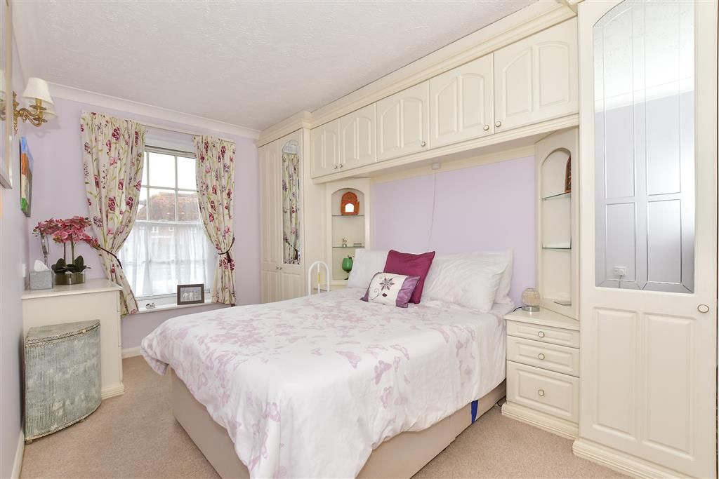 Property photo 3 of 9 Bedroom 1