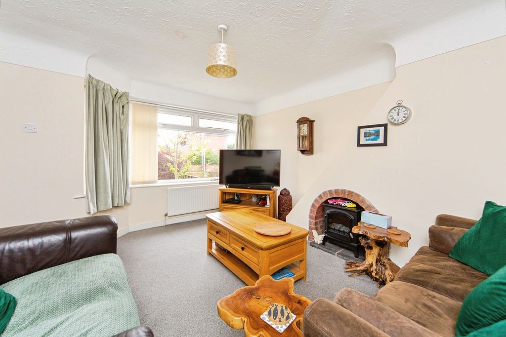 Property photo 2 of 26 Living Room