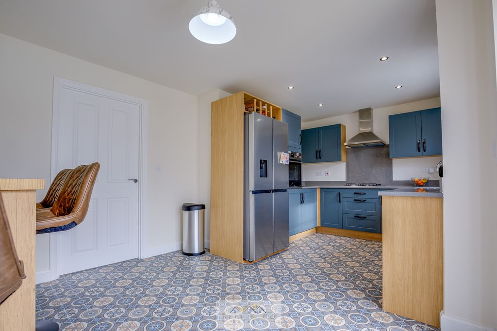 Property photo 3 of 25 Kitchen 1.1