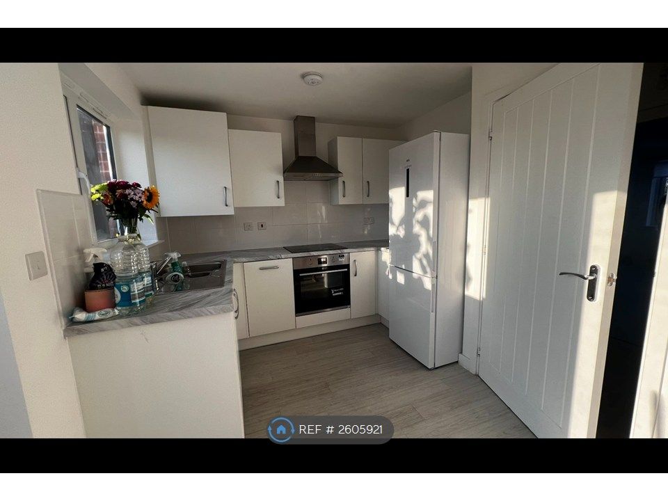 Property photo 1 of 21 Kitchen 1
