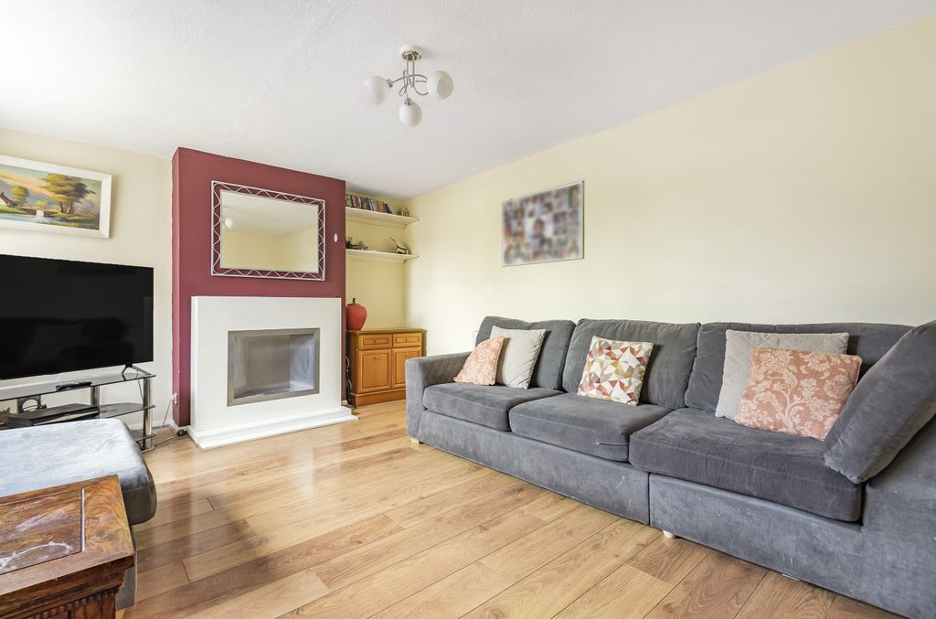 Property photo 2 of 12