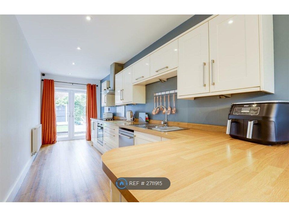 Property photo 3 of 25