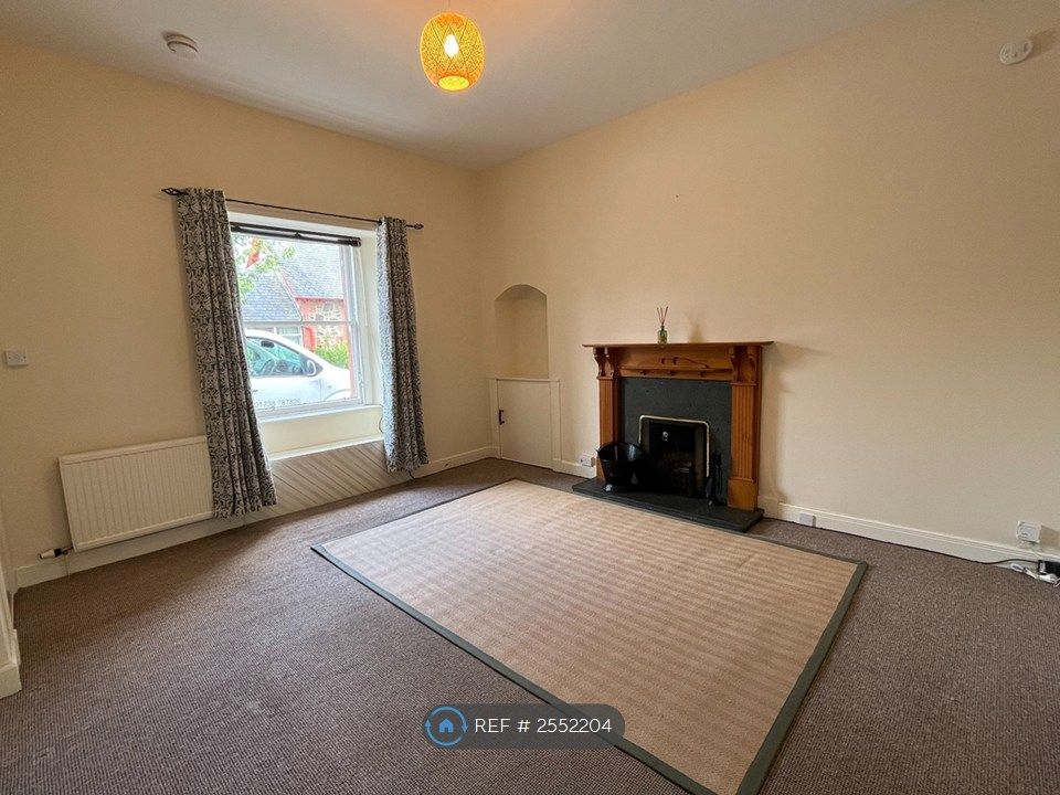 Property photo 3 of 22 Living Room